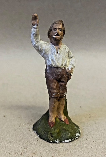 Krippenfigur mann winkend - krippenfigur, "